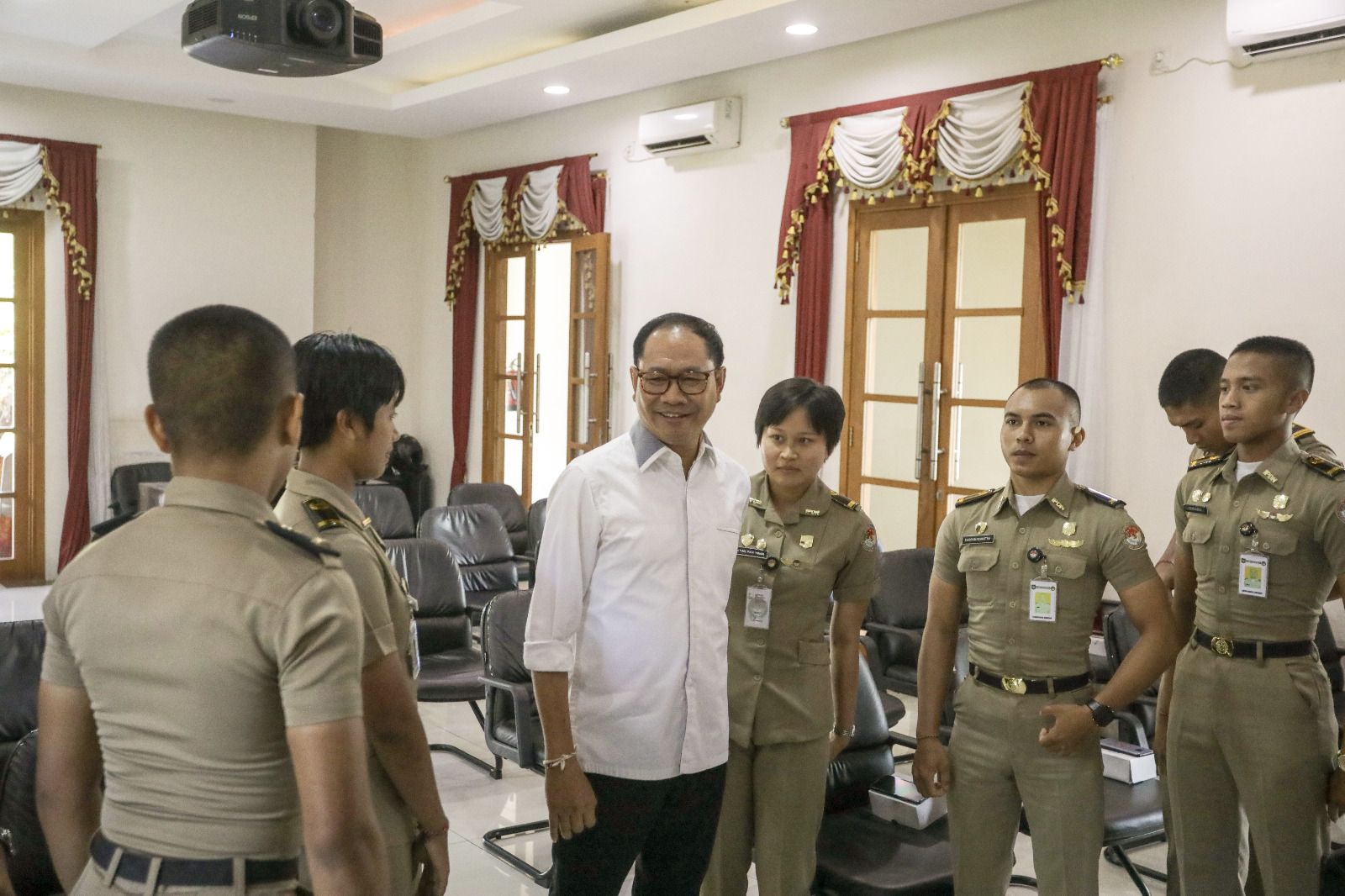 podiumnews.com-ASN Jangan Mengeluhkan Gaji 